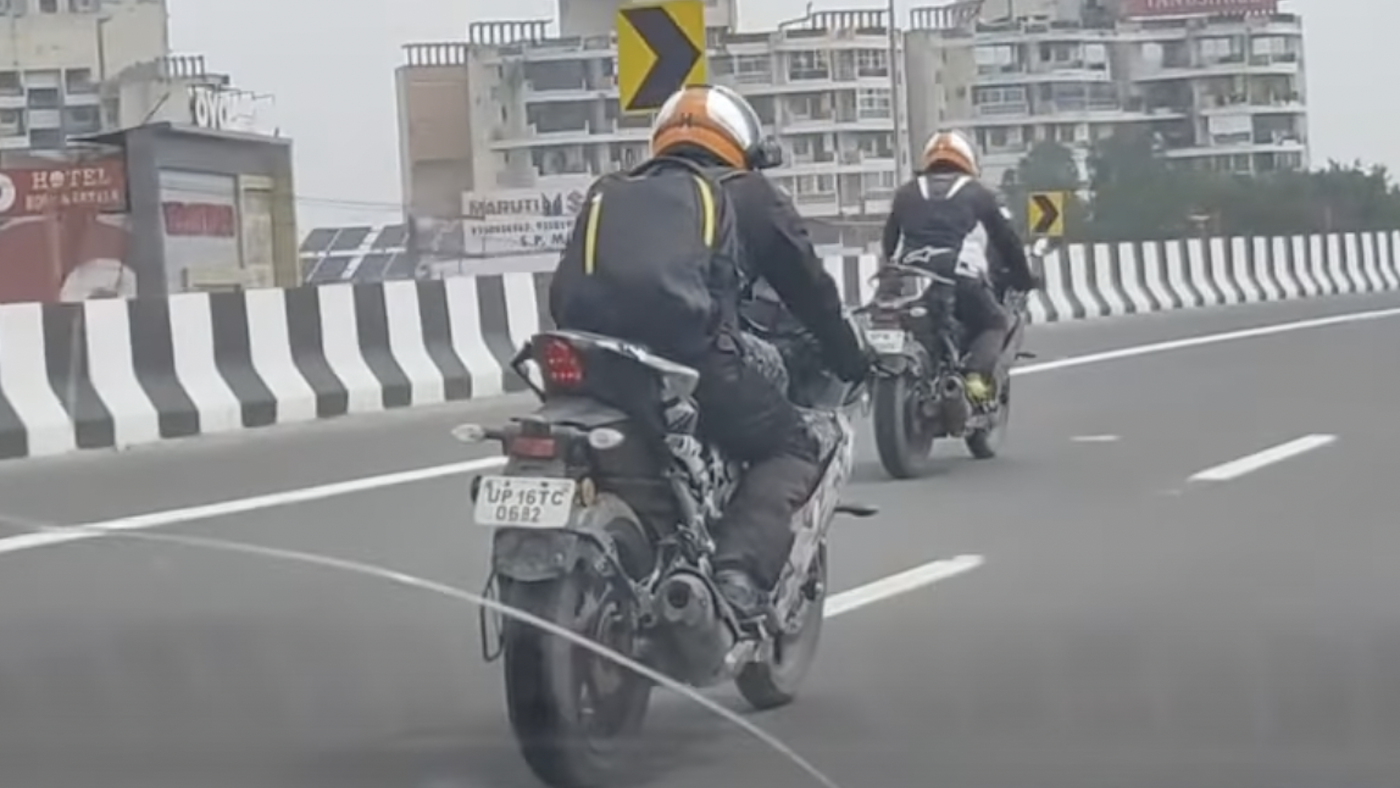 Yamaha R15 spy shot [credit: Abhinav Bhatt YouTube]